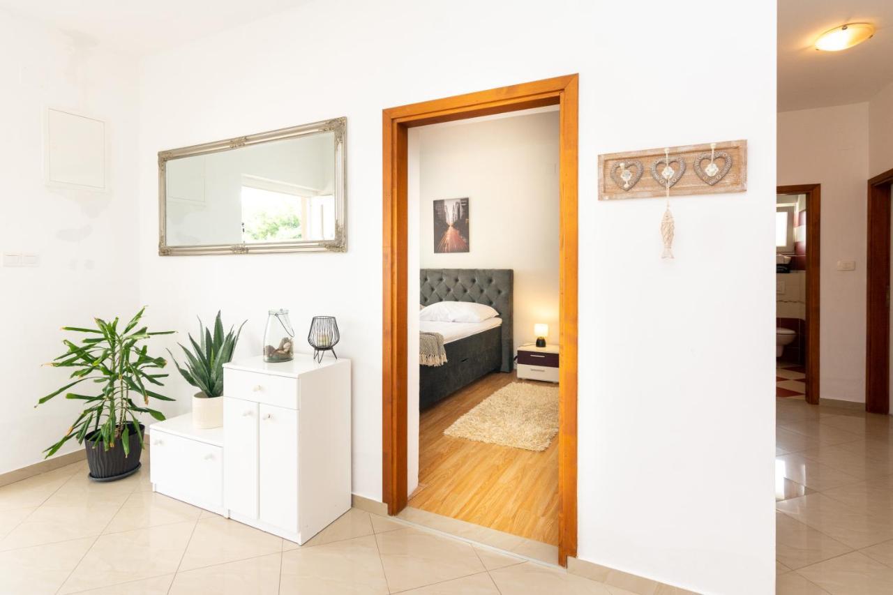 Holiday Home Bibano Бибинє Екстер'єр фото